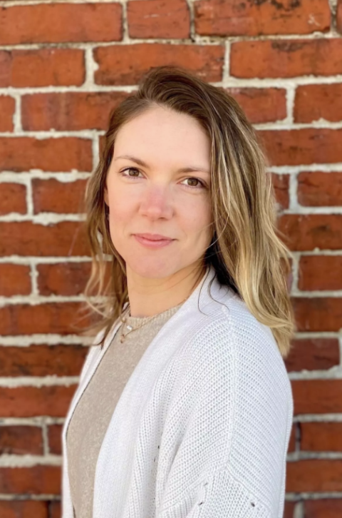 Nicole's headshot photo